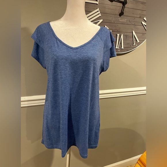 Women's Heather Blue Short Sleeve Top - Size Medium Worn 1x Great shape! - Picture 9 of 9